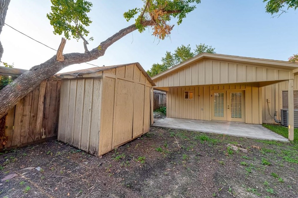 4207 Marlborough, Houston TX  77092-7531 exterior
