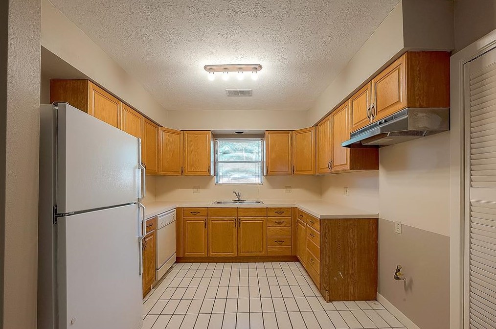 4207 Marlborough, Houston TX  77092-7531 exterior