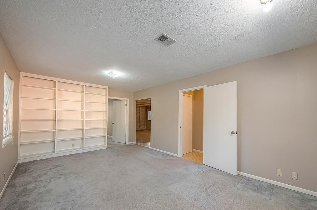 4207 Marlborough, Houston TX  77092-7531 exterior
