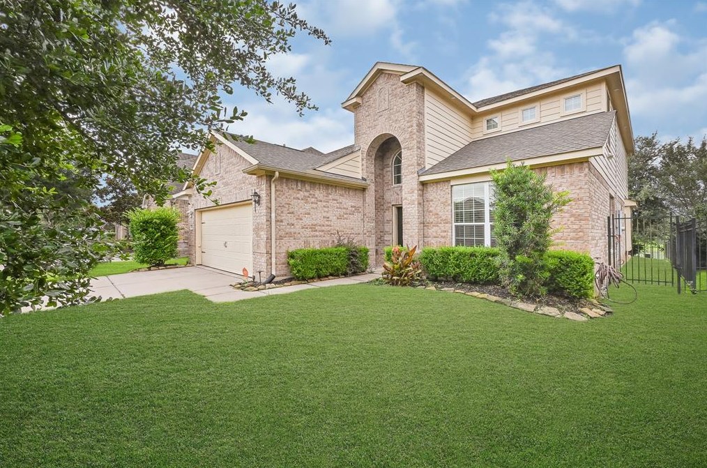 26239 Crystal Cove Ln, Richmond, TX 77406