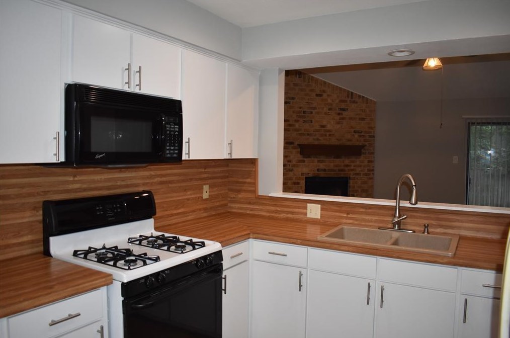 51 S High Oaks Cir, Spring, TX 77380