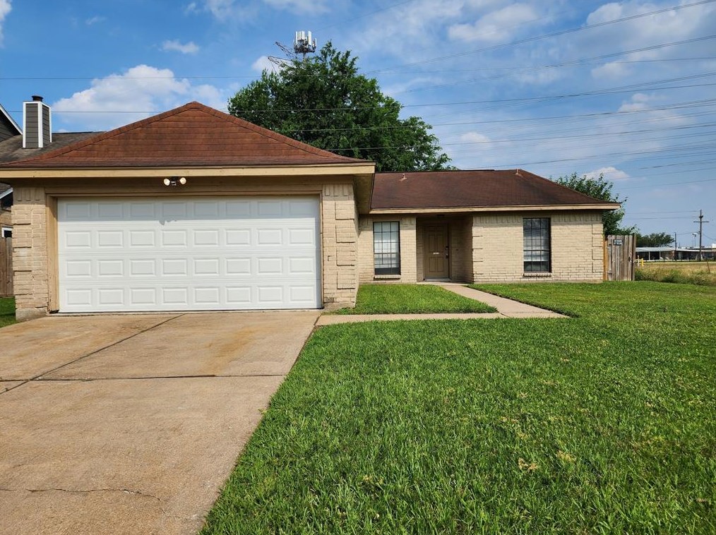 10602 Village Trail Dr, Houston, TX 77065