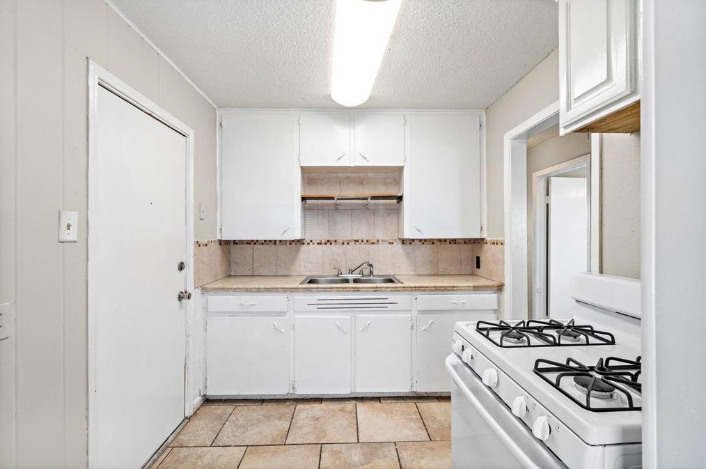 3316 Palm Ave, Texas City, TX 77590