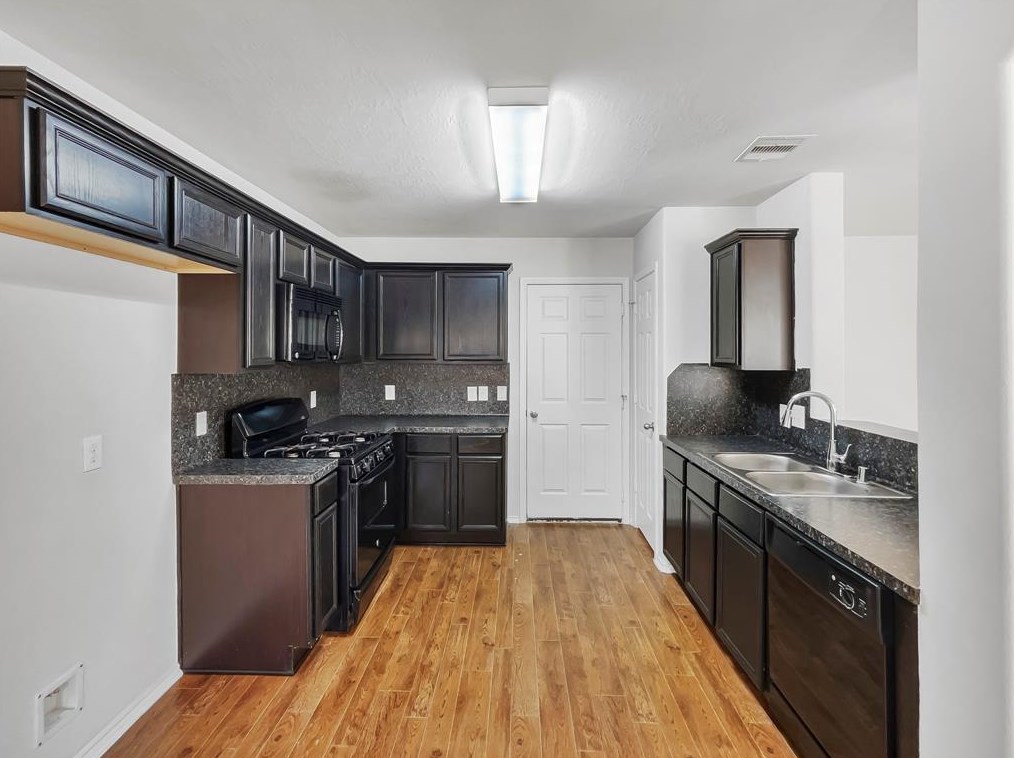 12818 Clermont Hbr Ct, Houston TX  77045 exterior