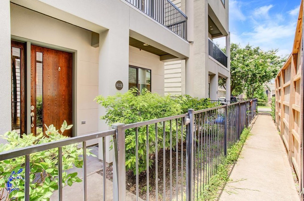 802 Waverly St Apt B, Houston, TX