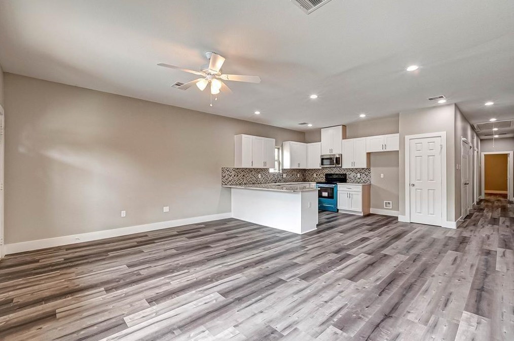 9317 Caddo #a, Houston, TX 77078