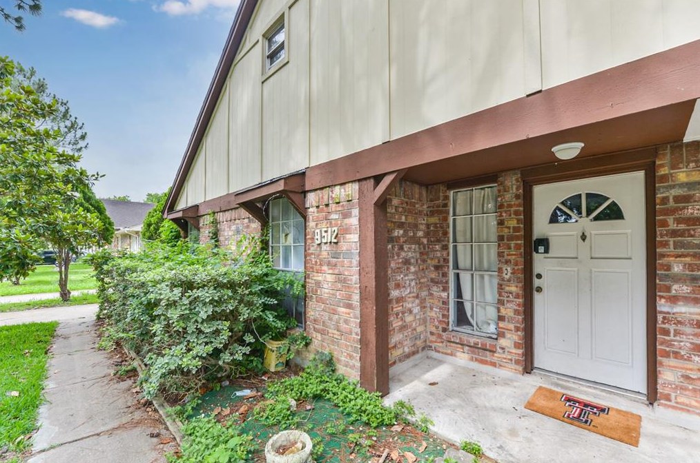 9512 Clipperwood Pl, Houston TX  77083-6168 exterior