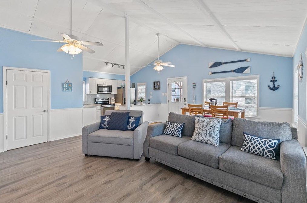 218 Driftwood Ct, Jones Creek TX  77541-8956 exterior