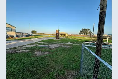 4621 Cr 459B, Freeport, TX 77541 - Photo 16