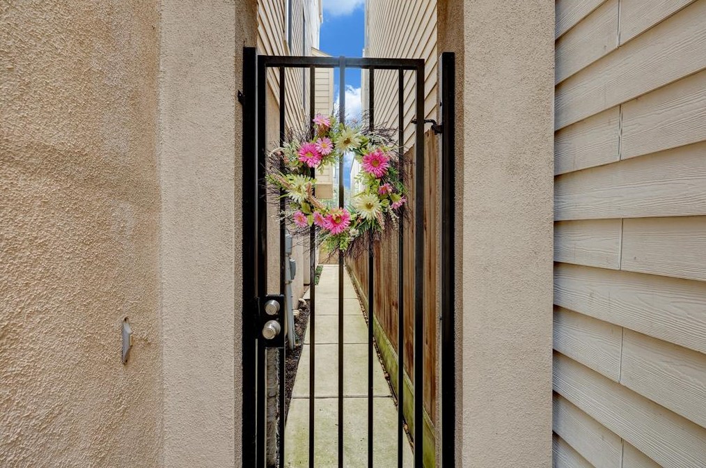 5217 Lillian St, Houston, TX 77007