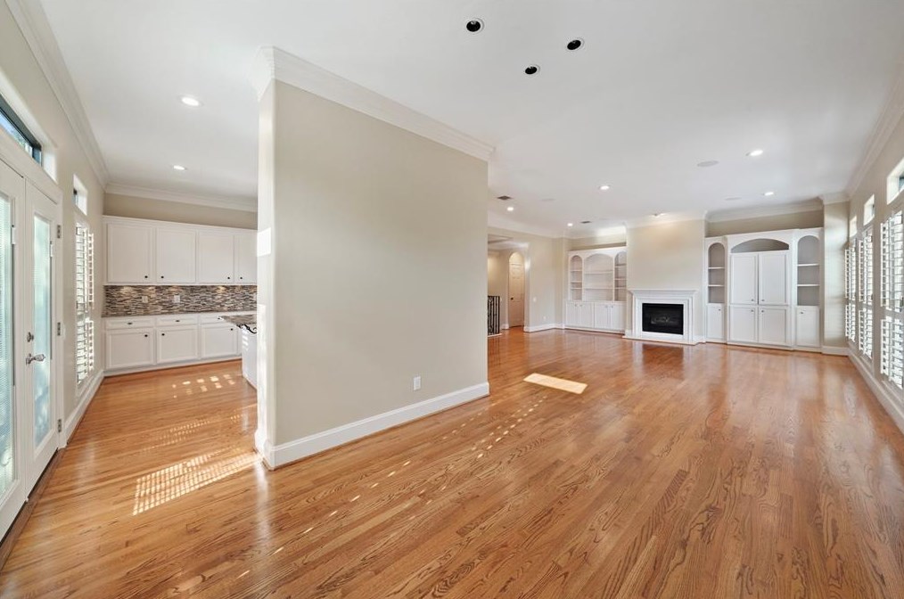 3531 Yupon, Houston TX  77006-4842 exterior