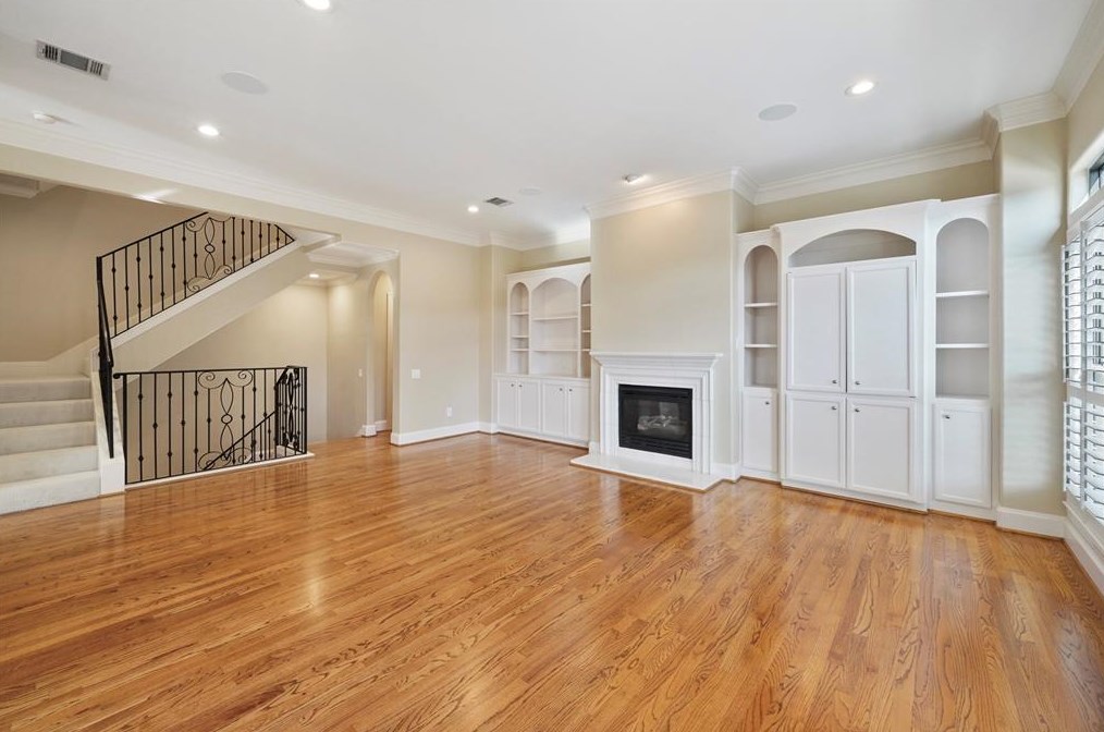 3531 Yupon, Houston TX  77006-4842 exterior