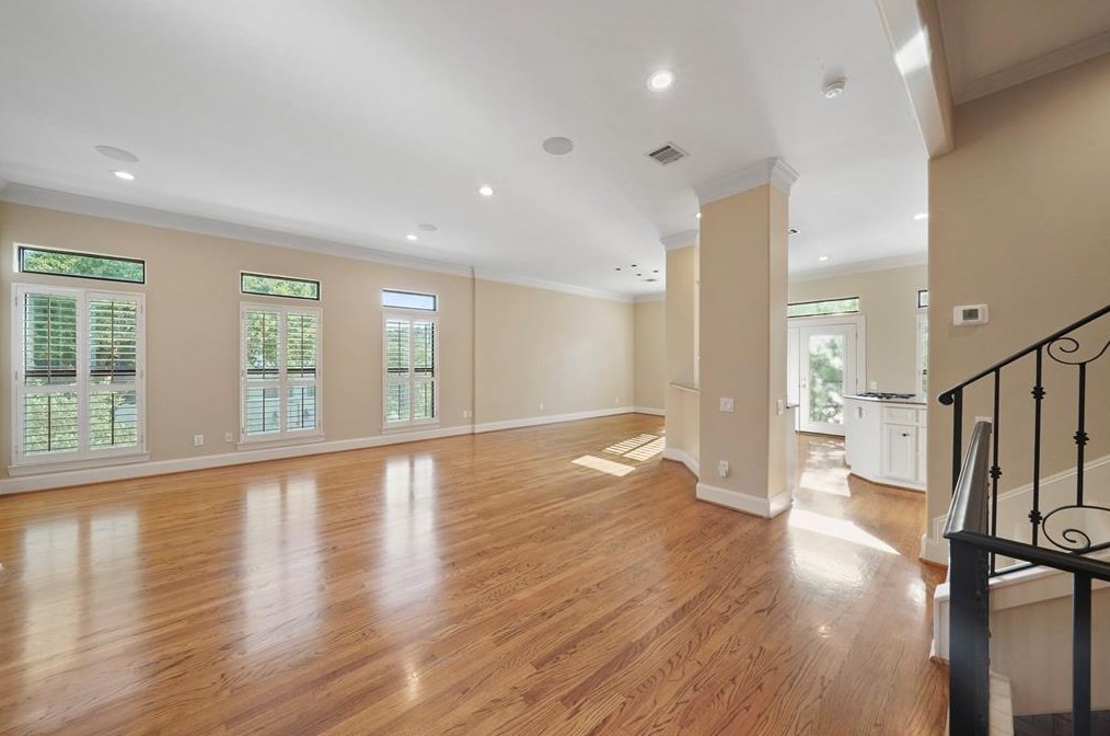 3531 Yupon, Houston TX  77006-4842 exterior