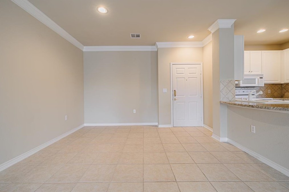 2400 Mccue Rd Apt 328, Houston, TX 77056