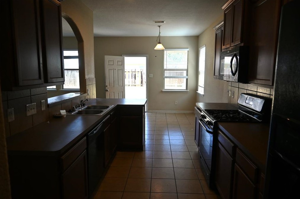 1103 Imperial Lake Dr, Houston TX  77073-6158 exterior