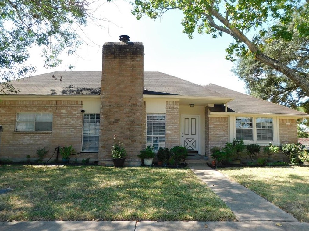 1223 Ashwood Dr, Sugar Land, TX 77498