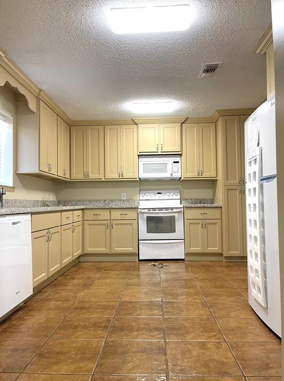 825 Clubside Dr, Tavener TX  77435-9401 exterior