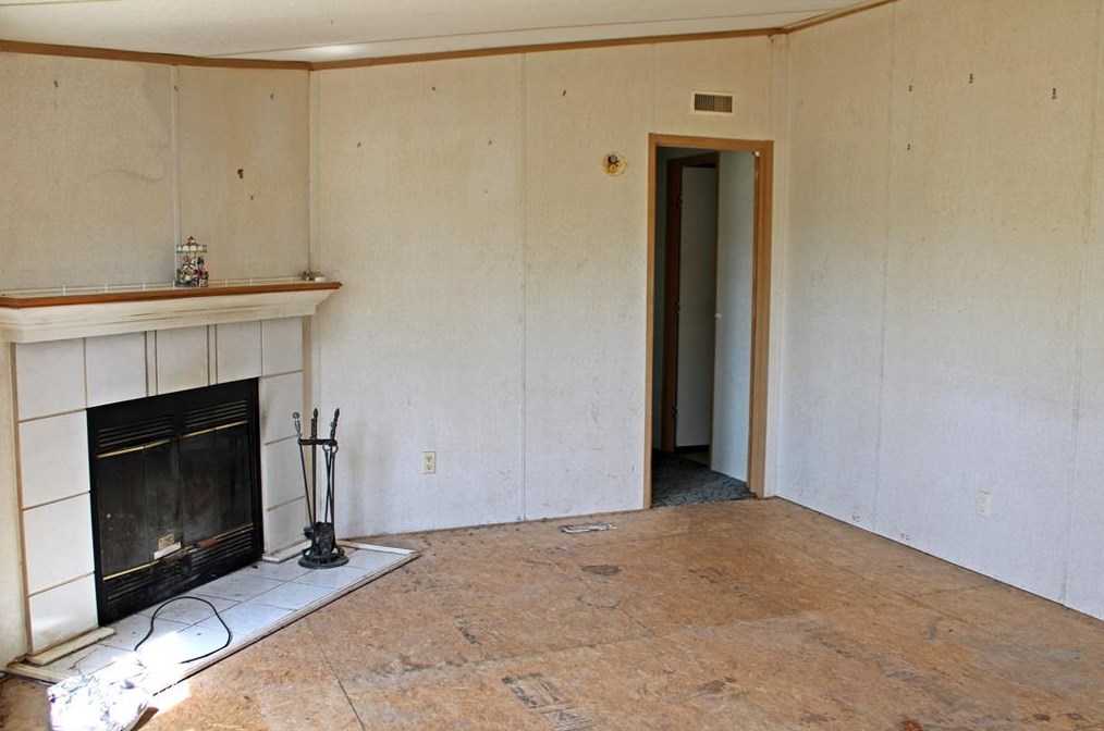 601 Travis St, Alleyton, TX 78935
