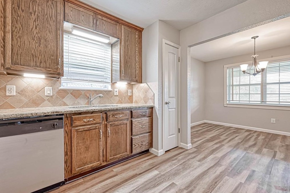 1046 Shady Trail Ln, Houston TX  77038-1833 exterior