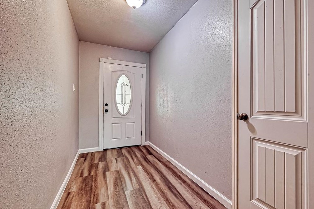 1046 Shady Trail Ln, Houston TX  77038-1833 exterior
