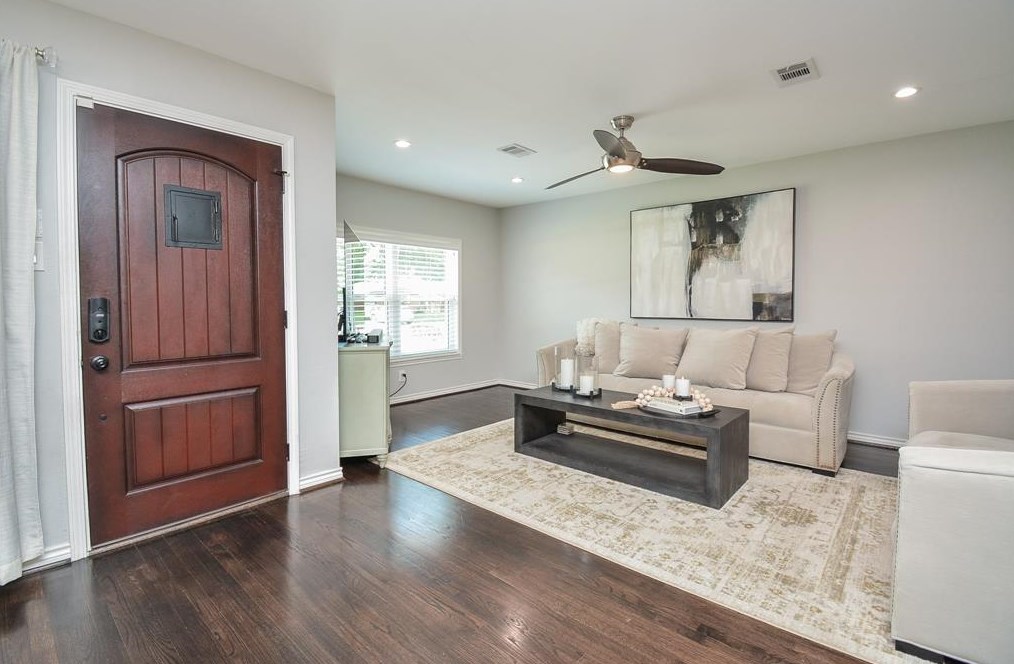 1038 Stonecrest Dr, Houston TX  77018-7524 exterior