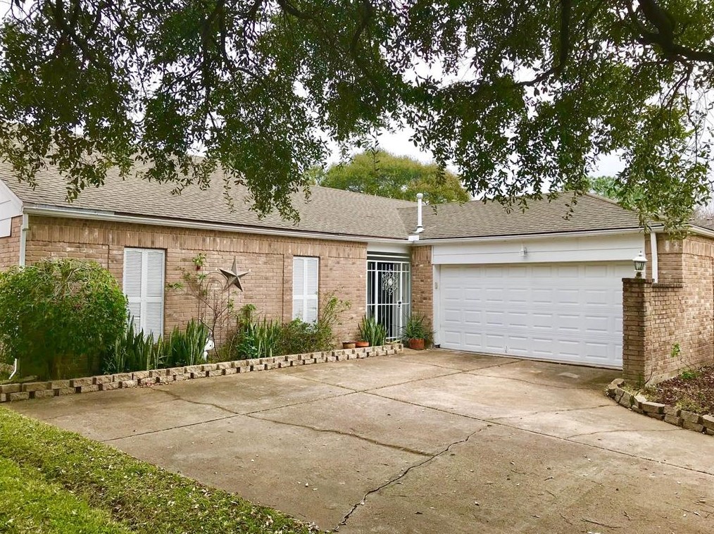 2107 Glen Knoll Dr, Houston, TX 77077-6314
