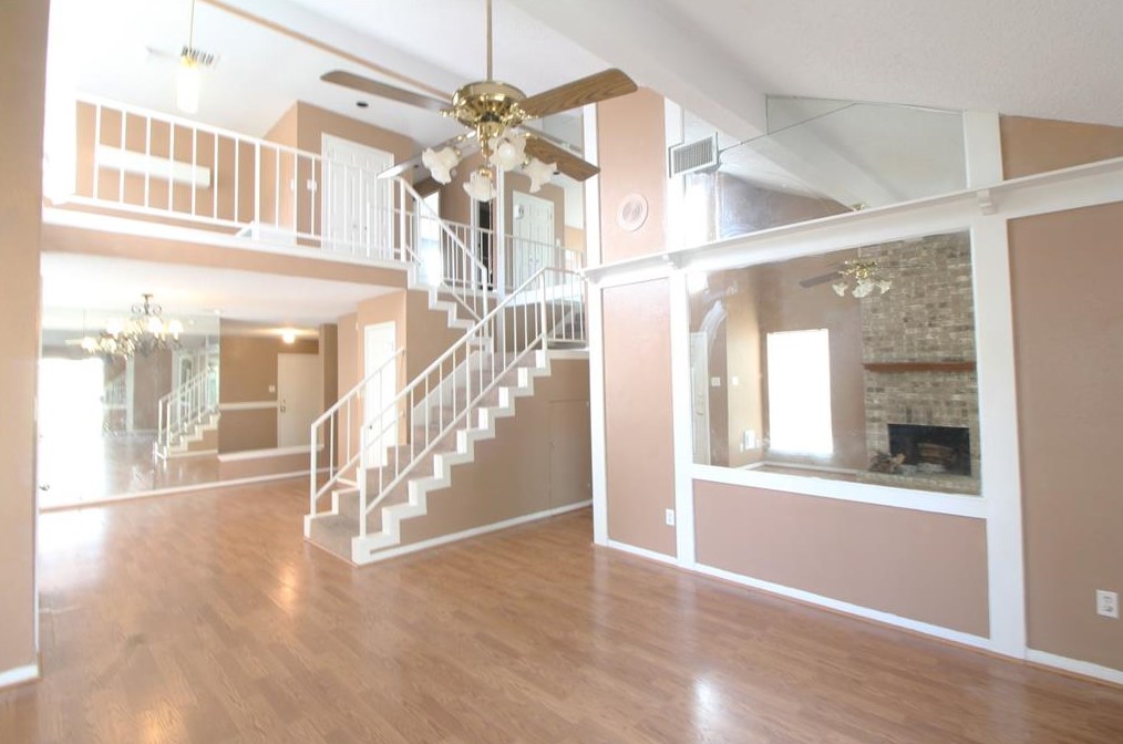 12119 Chapel Oaks Dr, Houston, TX 77067