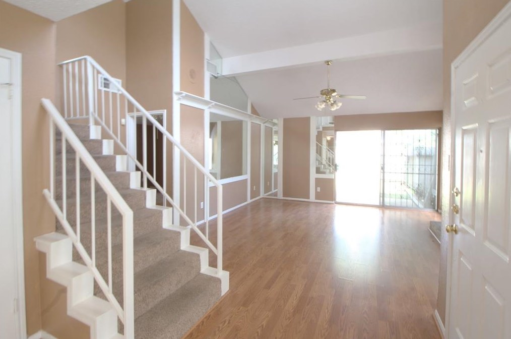 12119 Chapel Oaks Dr, Houston TX  77067-1248 exterior