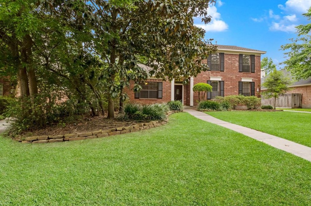 31 Duskwood Pl, Spring TX  77381-6135 exterior