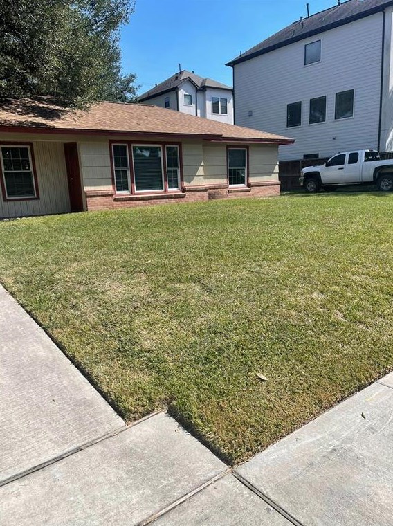 1222 Wycliffe Dr, Houston TX  77043-2706 exterior