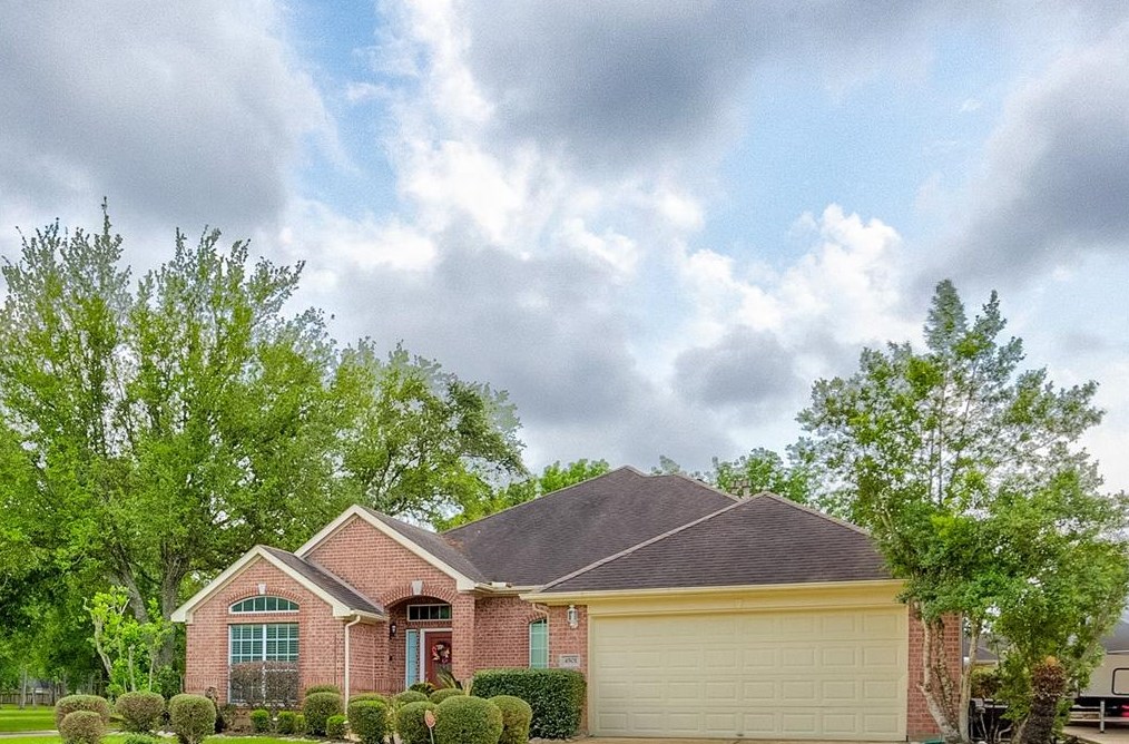 4501 Brookstone Ln, League City, TX 77573