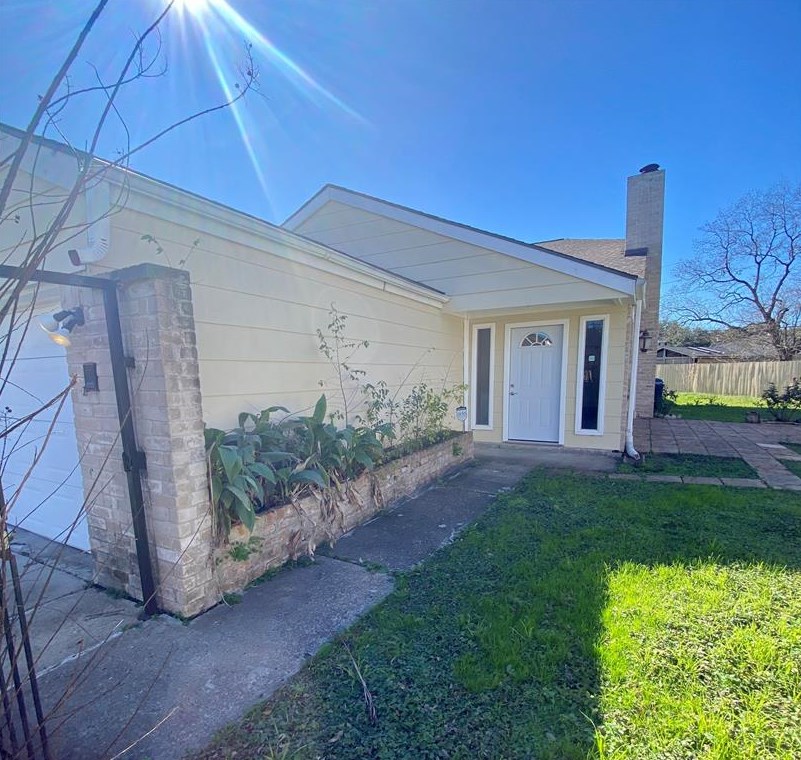 7054 Camino Verde Dr, Houston, TX 77083