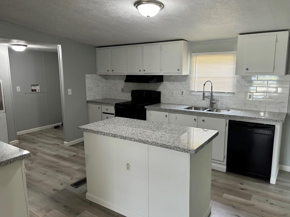 126 Sarah Ln, Magnolia, TX 77355-3106
