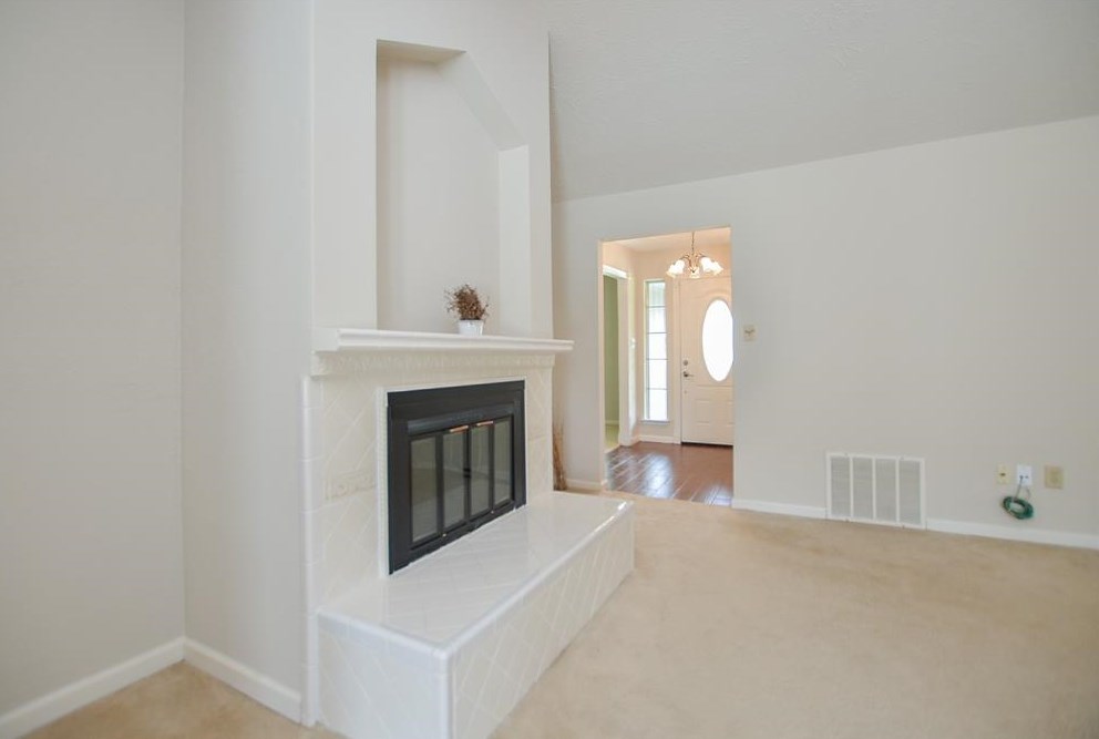 12111 Creekhurst Dr, Houston TX  77099-4111 exterior