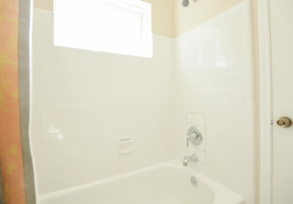 12111 Creekhurst Dr, Houston TX  77099-4111 exterior