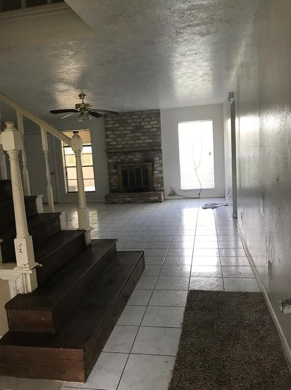 9723 Huntington Way Dr, Houston, TX 77099
