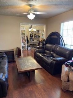 1531 Hitherfield Dr, Sugar Land, TX 77498-2302