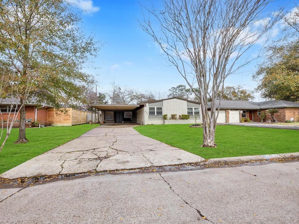 850 Sara Rose St, Houston, TX 77018
