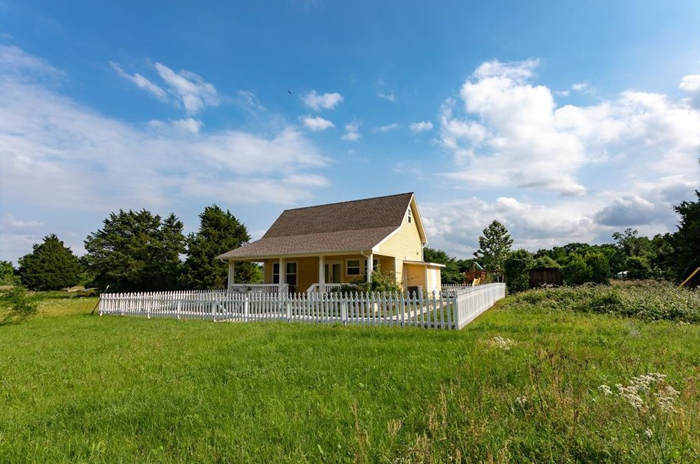 404 N Meyersville Rd, Brenham, TX 77833