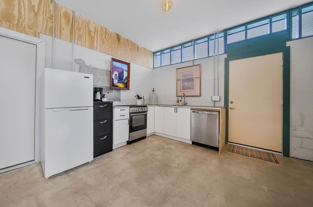 803 Schweikhardt, Houston TX  77020-7744 exterior