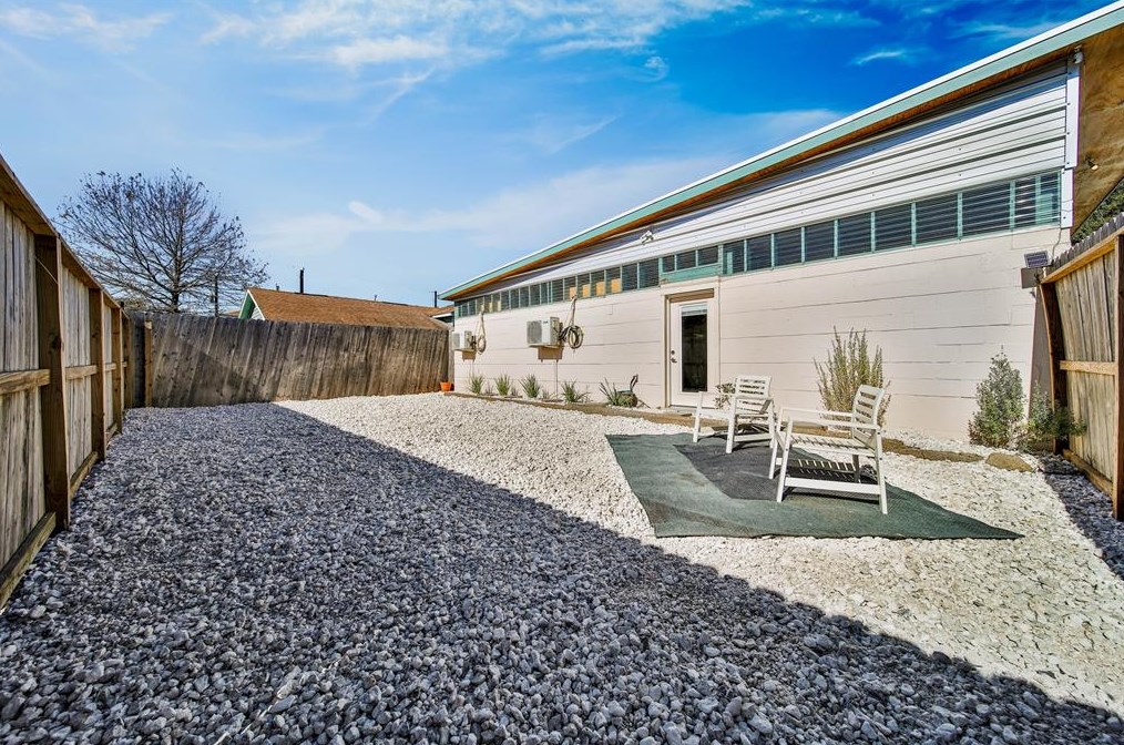 803 Schweikhardt, Houston TX  77020-7744 exterior