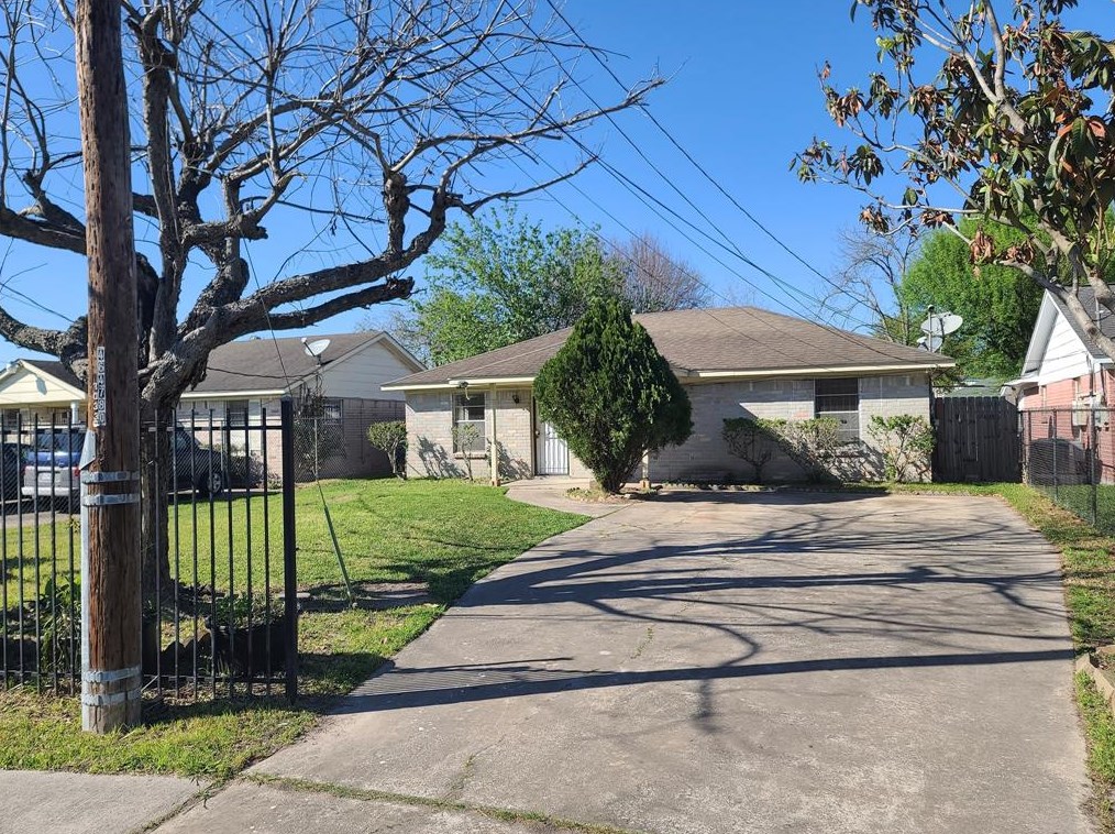 3033 Berry Rd, Houston, TX 77093