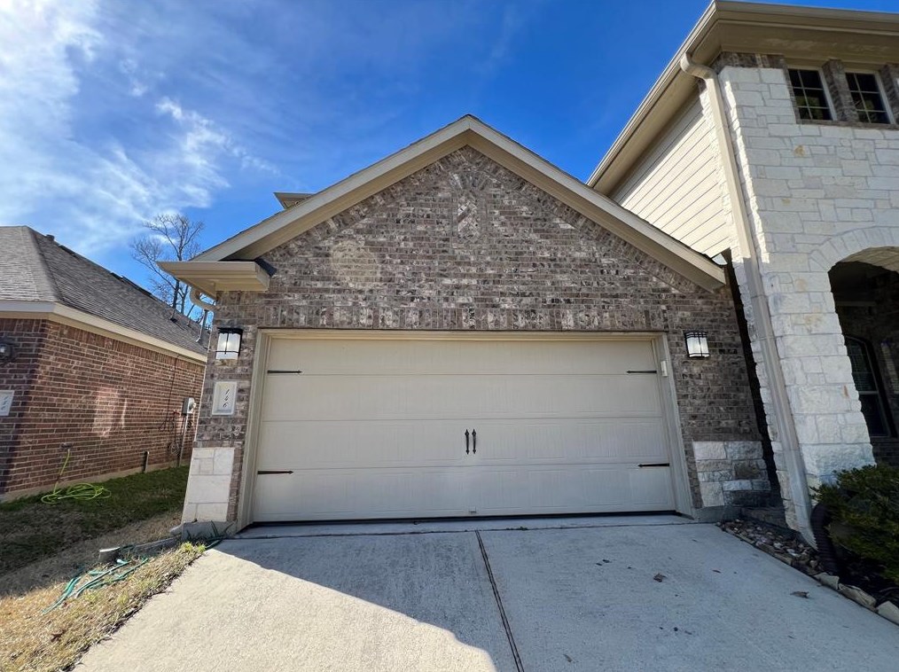 146 Black Swan Ct, Magnolia, TX 77354