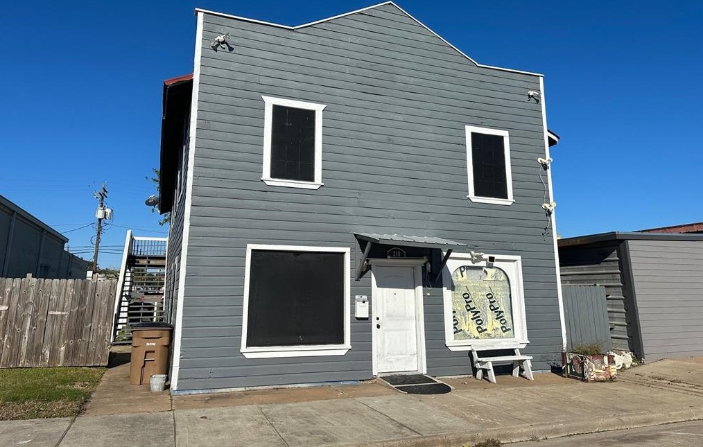 218 Broad St, Jones Creek, TX 77541-5728