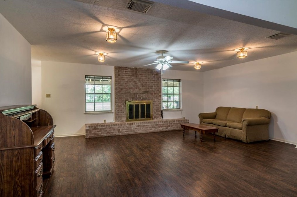 14114 1st St, Santa Fe TX  77517-4148 exterior