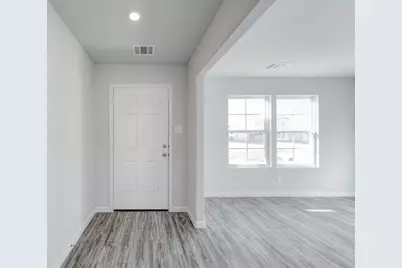335 E Northpointe Ave, La Grange, TX 78945 - Photo 2