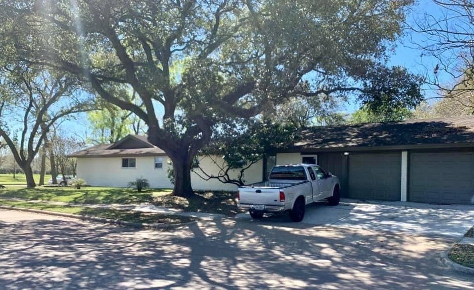 4902 N Braeswood Blvd, Houston, TX 77096
