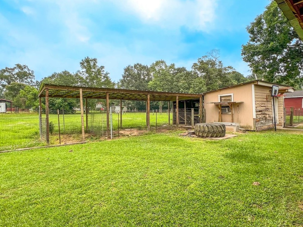 75 County Road 3182, Cleveland, TX 77327-8349