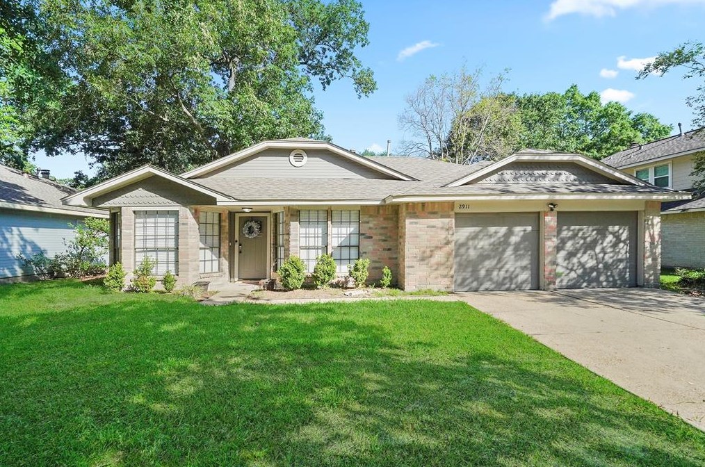 2911 Parkwood Manor Dr, Humble, TX 77339