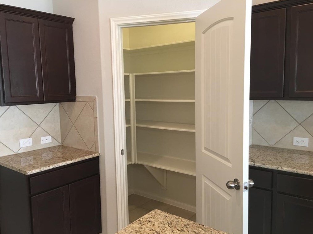 1940 Acaciawood Way, Houston TX  77051 exterior